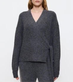 Triumph Cardigan Gris Foncé Amourette Cozy – Gilet Cache-Cœur en Maille Douce Femme -Lingerie Sipp amourette cozy cardigan dark grey melange 4