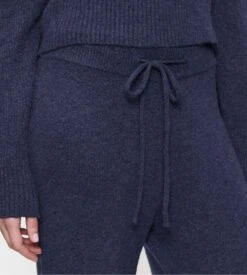 Triumph Pantalon Doux Et Confortable Bleu Foncé Pour Femme Amourette Cozy 10 Triumph Pantalon Doux Et Confortable Bleu Foncé Pour Femme Amourette Cozy -Lingerie Sipp amourette cozy pantalon fonce bleu 2