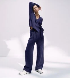 Triumph Pantalon Doux Et Confortable Bleu Foncé Pour Femme Amourette Cozy 13 Triumph Pantalon Doux Et Confortable Bleu Foncé Pour Femme Amourette Cozy -Lingerie Sipp amourette cozy pantalon fonce bleu 5