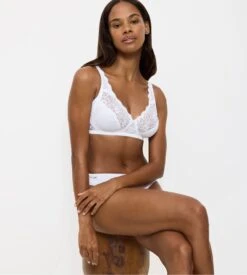 Triumph Soutien Gorge Sans Armatures Amourette Blanc 15 Triumph Soutien Gorge Sans Armatures Amourette Blanc -Lingerie Sipp amourette n sg sans armature blanc 5