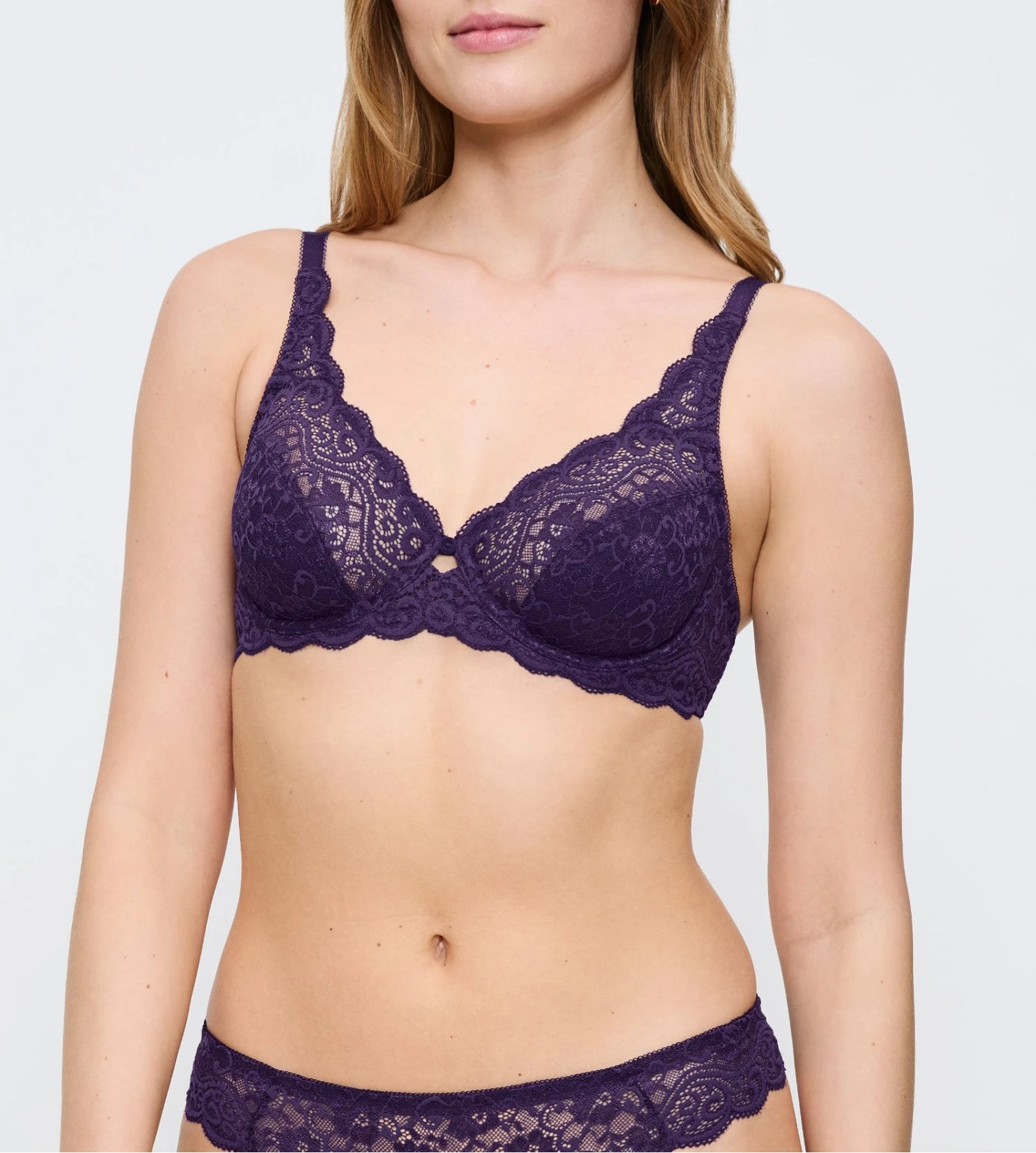 Soutien-Gorge à Armatures Triumph Amourette Royal Purple – Dentelle Florale Iconique Violette 3 Soutien-Gorge à Armatures Triumph Amourette Royal Purple – Dentelle Florale Iconique Violette