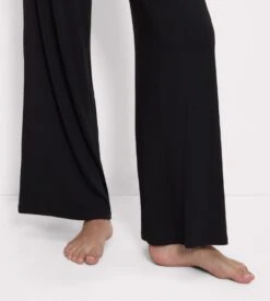 Triumph Pantalon Large A Pinces Aura Spotlight Noir -Lingerie Sipp aura spotlight pant large a pince noir 4