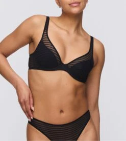 MARIE JO Soutien Gorge Demi Mousse Plongeant Basyl Noir