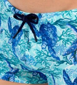 Hom Boxer de Bain Tartane Bleu à Motif Tortues – Maillot de Bain Homme Coupe Ajustée 13 Hom Boxer de Bain Tartane Bleu à Motif Tortues – Maillot de Bain Homme Coupe Ajustée -Lingerie Sipp boxer bain bleu imprime tortues 1