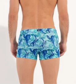 Hom Boxer de Bain Tartane Bleu à Motif Tortues – Maillot de Bain Homme Coupe Ajustée 15 Hom Boxer de Bain Tartane Bleu à Motif Tortues – Maillot de Bain Homme Coupe Ajustée -Lingerie Sipp boxer bain bleu imprime tortues 3