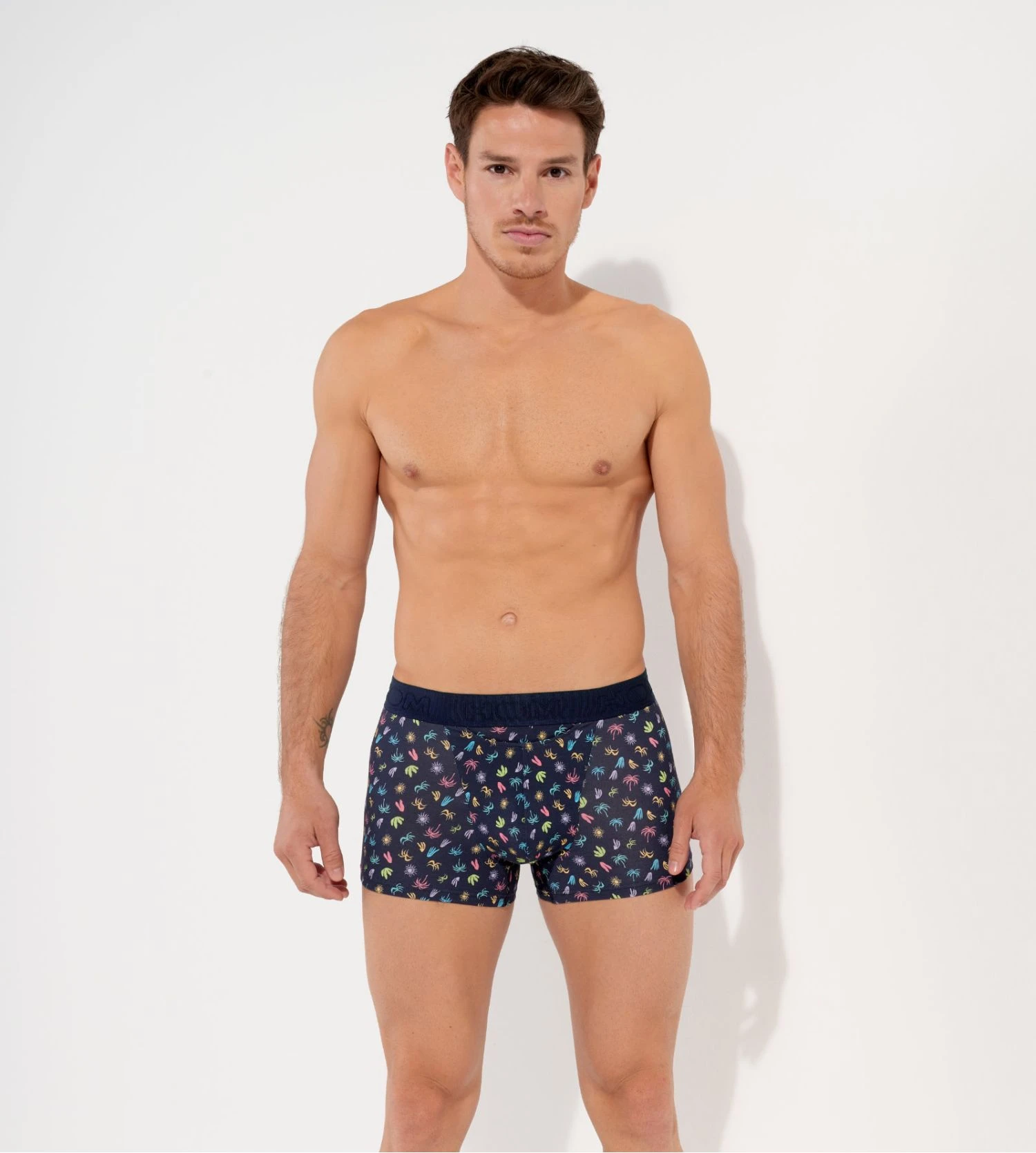 Hom Boxer Imprimé California HO1 Bleu – Sous-vêtement Tropical en Coton Modal à Ouverture Horizontale 7 Hom Boxer Imprimé California HO1 Bleu – Sous-vêtement Tropical en Coton Modal à Ouverture Horizontale – Image 5