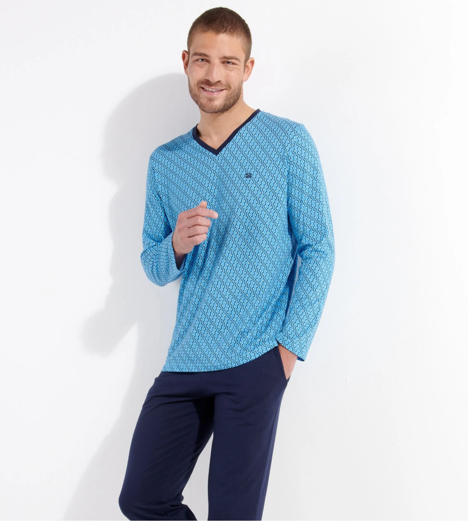 Hom Pyjama Long en Coton CAMERON – Imprimé Géométrique Art Déco Bleu Marine 5 Hom Pyjama Long en Coton CAMERON – Imprimé Géométrique Art Déco Bleu Marine – Image 3