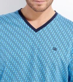 Hom Pyjama Long en Coton CAMERON – Imprimé Géométrique Art Déco Bleu Marine 14 Hom Pyjama Long en Coton CAMERON – Imprimé Géométrique Art Déco Bleu Marine -Lingerie Sipp cameron pyj long v iobi blue print bleu 4