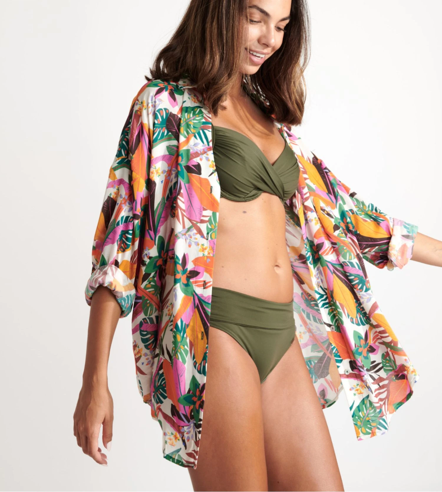 Livia Amandine Cantevoil Écru Tropical – Viscose Long Sleeve Button-Down Beach Shirt 7 Livia Amandine Cantevoil Écru Tropical – Viscose Long Sleeve Button-Down Beach Shirt – Image 5