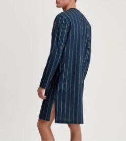 Calida Chemise De Nuit Homme à Rayures Relax Imprint Insignia Blue 9 Calida Chemise De Nuit Homme à Rayures Relax Imprint Insignia Blue -Lingerie Sipp chemise de nuit homme insignia blue 3