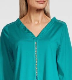 Oscalito Turquoise Cotton Jersey Macramé Shirt – Elegant V-Neck Italian Daywear -Lingerie Sipp chemise en coton jersey macrame turquoise 4