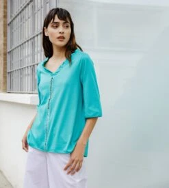 Oscalito Turquoise Cotton Jersey Macramé Shirt – Elegant V-Neck Italian Daywear -Lingerie Sipp chemise en coton jersey macrame turquoise 5
