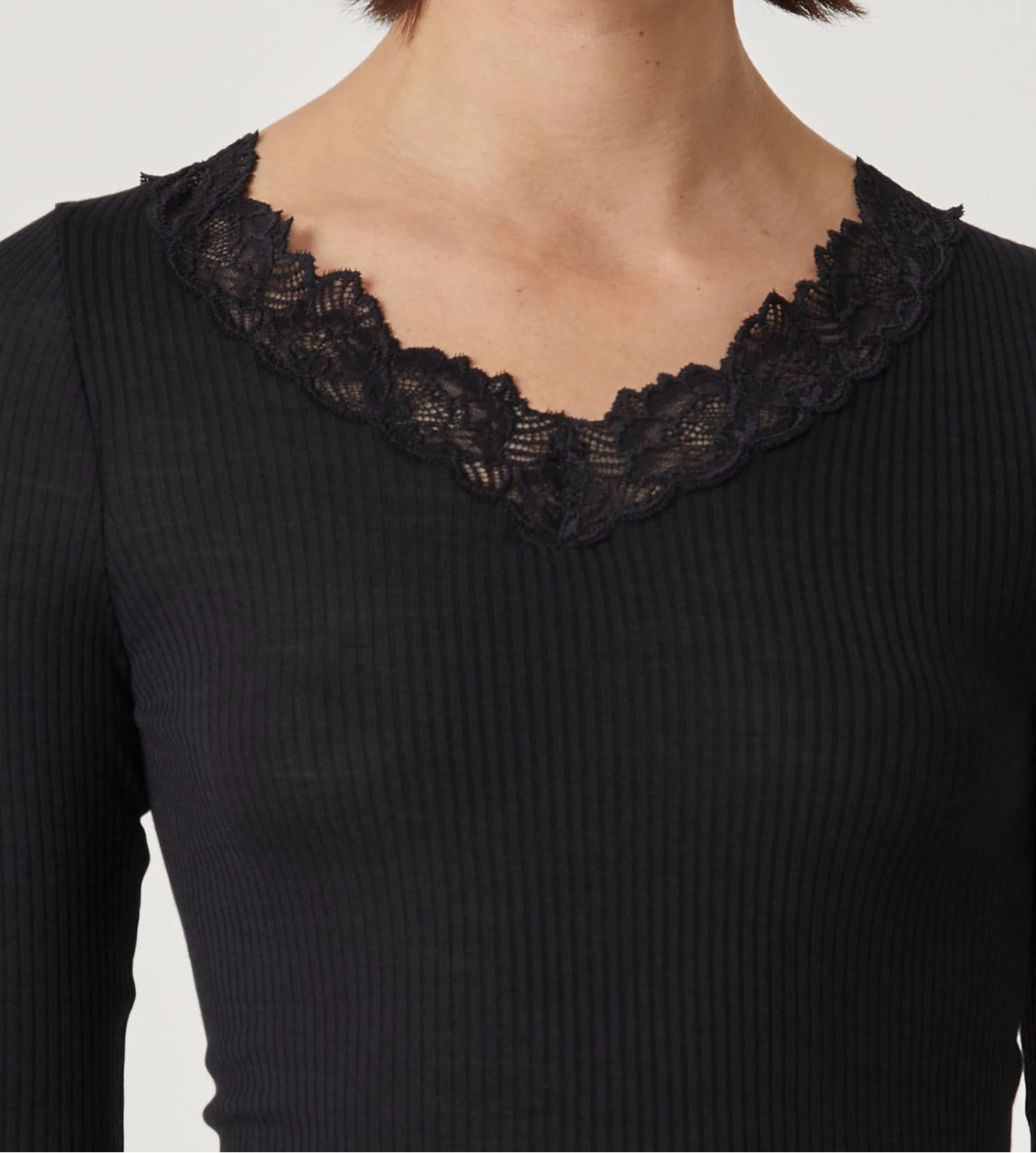 Calida T Shirt Manches Longues Silky Wool Joy Noir 6 Calida T Shirt Manches Longues Silky Wool Joy Noir – Image 4