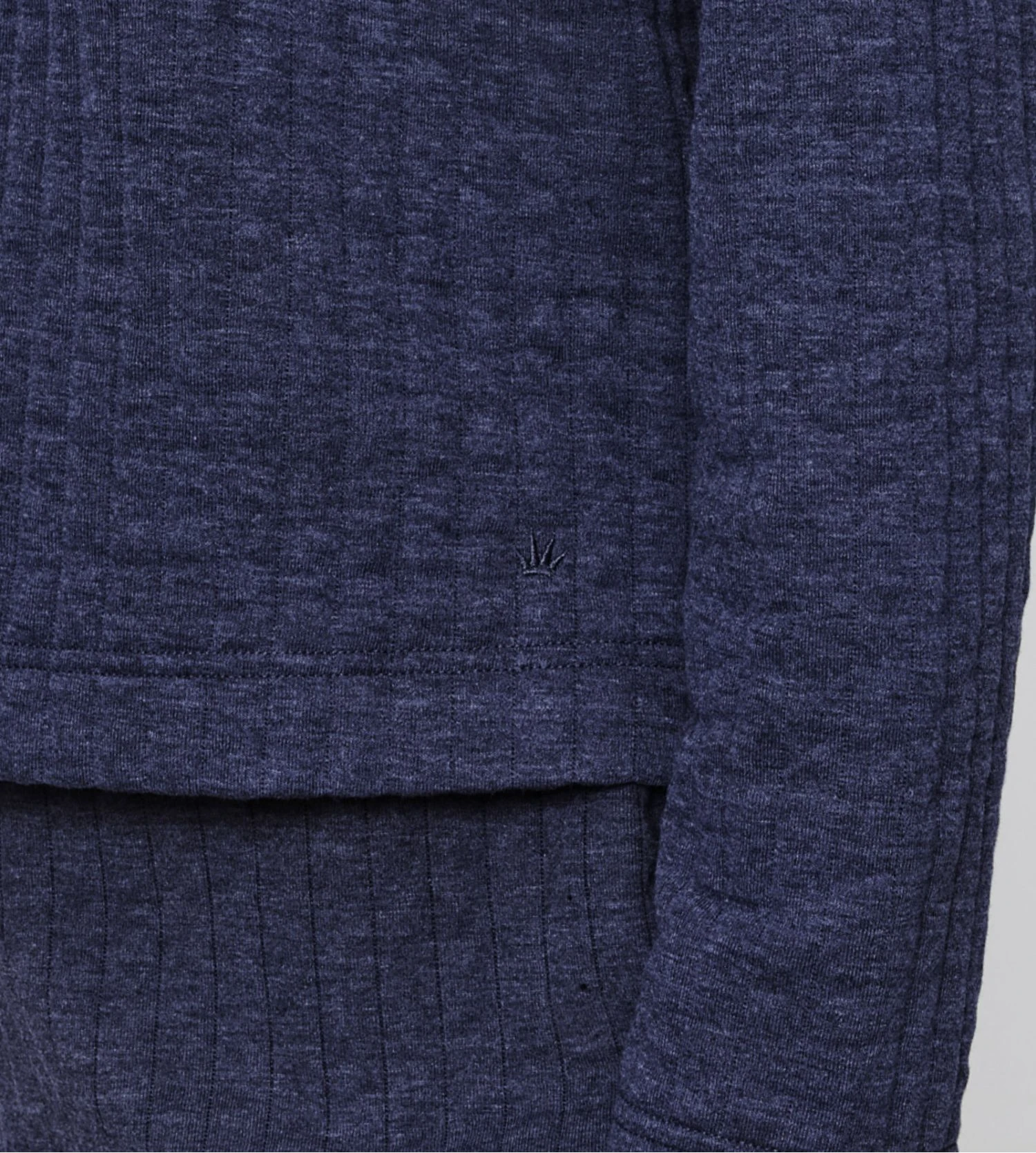 Triumph Pull Cozy Comfort Bleu Foncé - Sweat Matelassé Col Rond Femme 5 Triumph Pull Cozy Comfort Bleu Foncé - Sweat Matelassé Col Rond Femme – Image 3