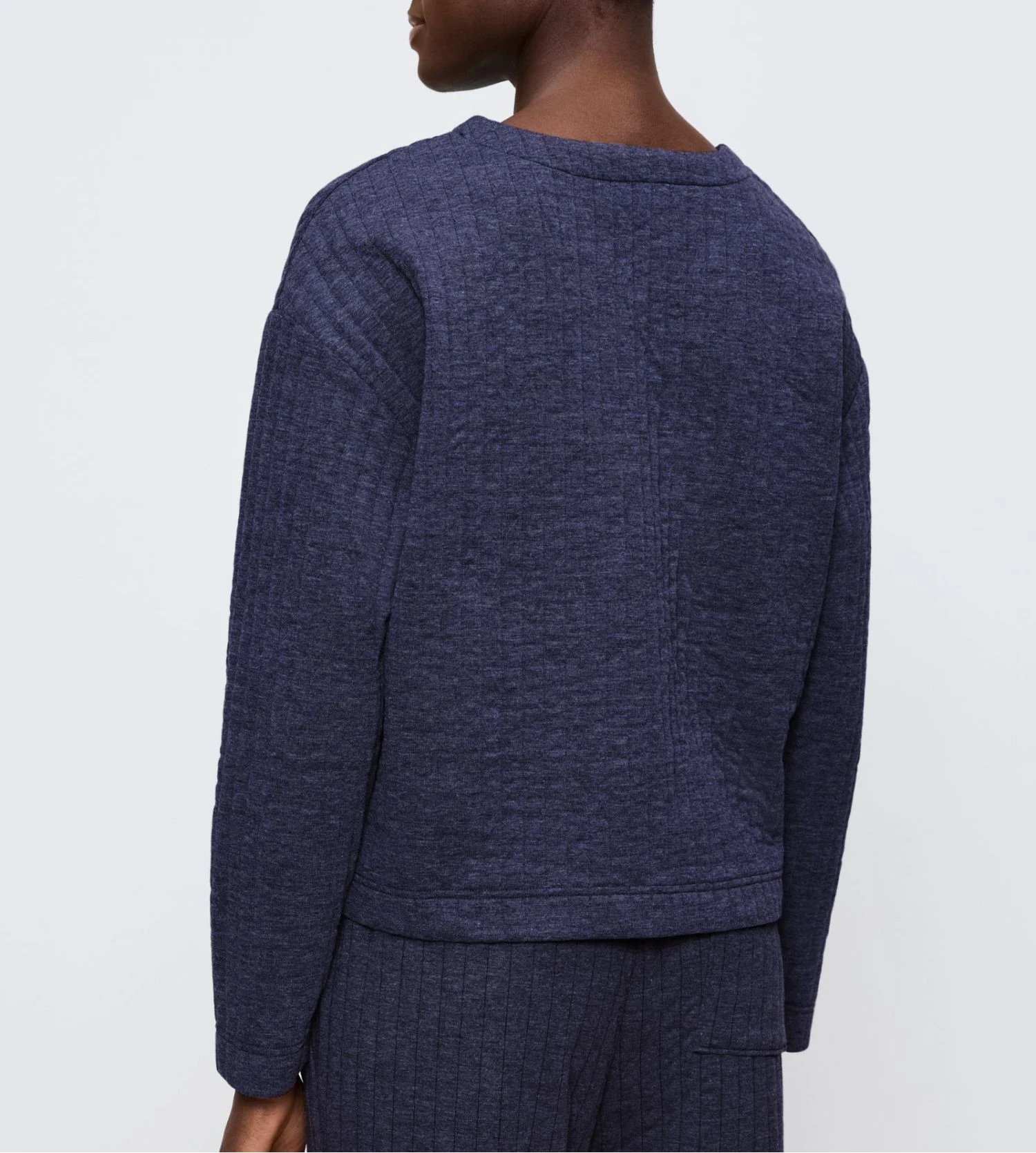 Triumph Pull Cozy Comfort Bleu Foncé - Sweat Matelassé Col Rond Femme 6 Triumph Pull Cozy Comfort Bleu Foncé - Sweat Matelassé Col Rond Femme – Image 4