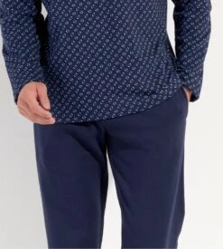 Hom Cyrus Navy Geometric Print – Cotton Interlock Long-Sleeved Winter Pajamas 12 Hom Cyrus Navy Geometric Print – Cotton Interlock Long-Sleeved Winter Pajamas -Lingerie Sipp cyrus pyj u long nterlock i0ra navy print bleu 2