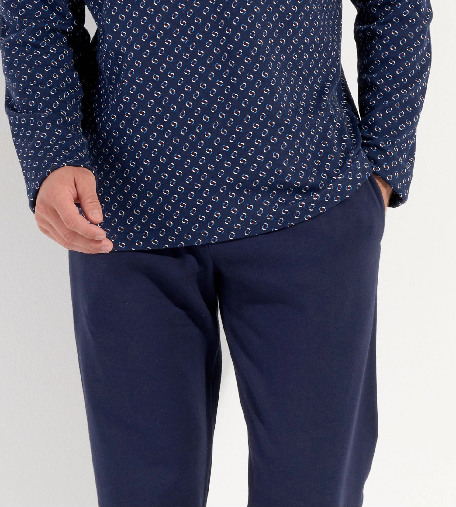 Hom Cyrus Navy Geometric Print – Cotton Interlock Long-Sleeved Winter Pajamas 5 Hom Cyrus Navy Geometric Print – Cotton Interlock Long-Sleeved Winter Pajamas – Image 3