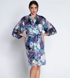 Lise Charmel Déesse Désirs Mauve Désir – Déshabillé de Luxe en Soie Dévorée et Dentelle 15 Lise Charmel Déesse Désirs Mauve Désir – Déshabillé de Luxe en Soie Dévorée et Dentelle -Lingerie Sipp deesse desirs deshabille 1547 mauve desir 5