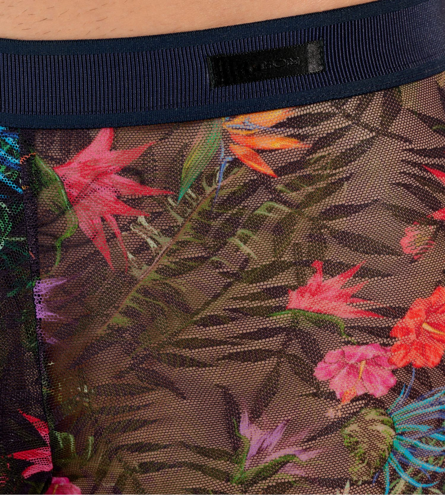 Hom Boxer Exotica Noir en Dentelle et Tulle Graphique – Sous-vêtement Homme Transparent Imprimé Floral 5 Hom Boxer Exotica Noir en Dentelle et Tulle Graphique – Sous-vêtement Homme Transparent Imprimé Floral – Image 3