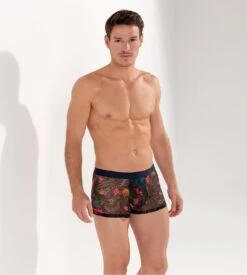 Hom Boxer Exotica Noir en Dentelle et Tulle Graphique – Sous-vêtement Homme Transparent Imprimé Floral 16 Hom Boxer Exotica Noir en Dentelle et Tulle Graphique – Sous-vêtement Homme Transparent Imprimé Floral -Lingerie Sipp exotica boxer dentelle imprime noir 5