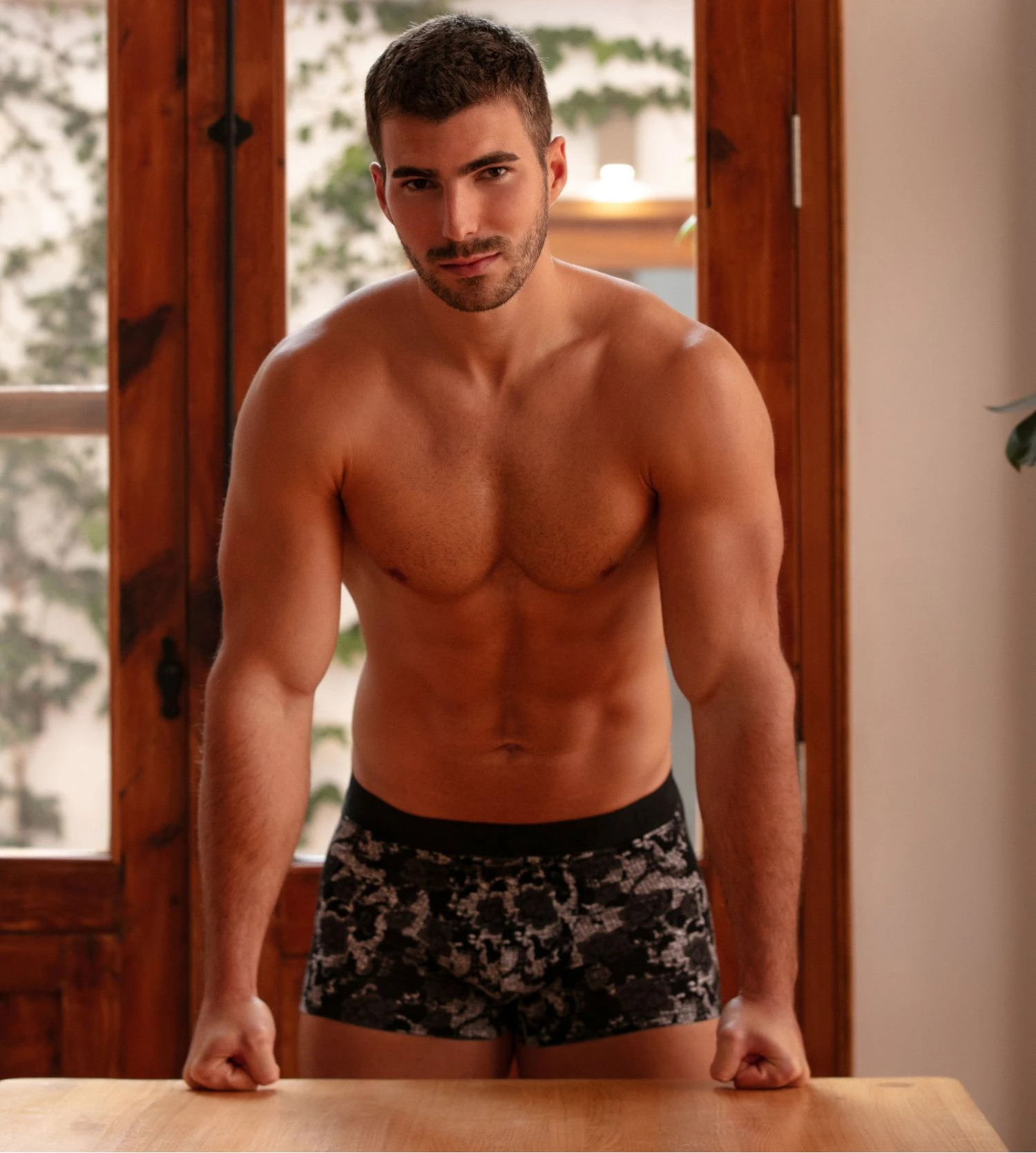 Hom Boxer Fleuri Noir Et Blanc Fairmont Avec Ouverture à L'avant 8 Hom Boxer Fleuri Noir Et Blanc Fairmont Avec Ouverture à L'avant – Image 6