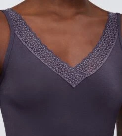 Triumph Débardeur Feel Of Modal Gris Ink Gray – Tank Top à Bretelles Larges et Dentelle Recyclée -Lingerie Sipp feel of modal top bretelles ink gray 2