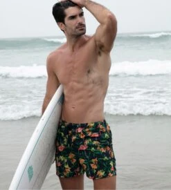 Hom Short de Plage Flamingo Navy Print – Maillot de Bain Imprimé Tropical à Séchage Rapide -Lingerie Sipp flamingo short de plage p0ra navy print bleu 4