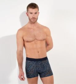 HOM Boxer Homme Fontainebleau Imprimé Bleu – Coton Modal Confort Premium 11 HOM Boxer Homme Fontainebleau Imprimé Bleu – Coton Modal Confort Premium -Lingerie Sipp fontainebleau boxer bleu a motifs pour homme 3