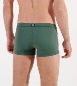 Hom Nautical Cup Vert Kaki – Bandes Latérales Sportives Boxer de Bain 12 Hom Nautical Cup Vert Kaki – Bandes Latérales Sportives Boxer de Bain -Lingerie Sipp hom nautical cup boxer bain kaki 4