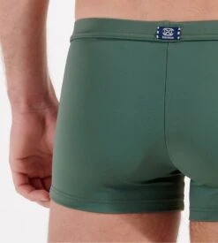 Hom Nautical Cup Vert Kaki – Bandes Latérales Sportives Boxer de Bain 13 Hom Nautical Cup Vert Kaki – Bandes Latérales Sportives Boxer de Bain -Lingerie Sipp hom nautical cup boxer bain kaki 5