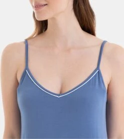 Massana Bleu Uni - Nuisette Fluide en Viscose à Bretelles Fines 8 Massana Bleu Uni - Nuisette Fluide en Viscose à Bretelles Fines -Lingerie Sipp liquette fines bretelles bleu decollete v 2