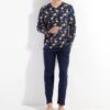 Hom Pyjama Long LUCKY Navy Print – Ensemble de Nuit en Coton Jersey à Imprimé Floral 2 Hom Pyjama Long LUCKY Navy Print – Ensemble de Nuit en Coton Jersey à Imprimé Floral -Lingerie Sipp lucky pyj long v p0ra navy print bleu