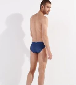 HOM Slip de Bain Mini Morny Navy Print - Maillot de Bain Homme Coupe Standard 10 HOM Slip de Bain Mini Morny Navy Print - Maillot de Bain Homme Coupe Standard -Lingerie Sipp morny mini bain i0ra navy print bleu 2