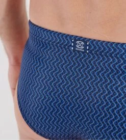 HOM Slip de Bain Mini Morny Navy Print - Maillot de Bain Homme Coupe Standard 11 HOM Slip de Bain Mini Morny Navy Print - Maillot de Bain Homme Coupe Standard -Lingerie Sipp morny mini bain i0ra navy print bleu 3