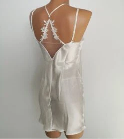 Nuisette En Soie Imagine La Beauté Ecru Nacre 10 Nuisette En Soie Imagine La Beauté Ecru Nacre -Lingerie Sipp nuisette en soie imagine la beaute 0199 ecru nacre 3