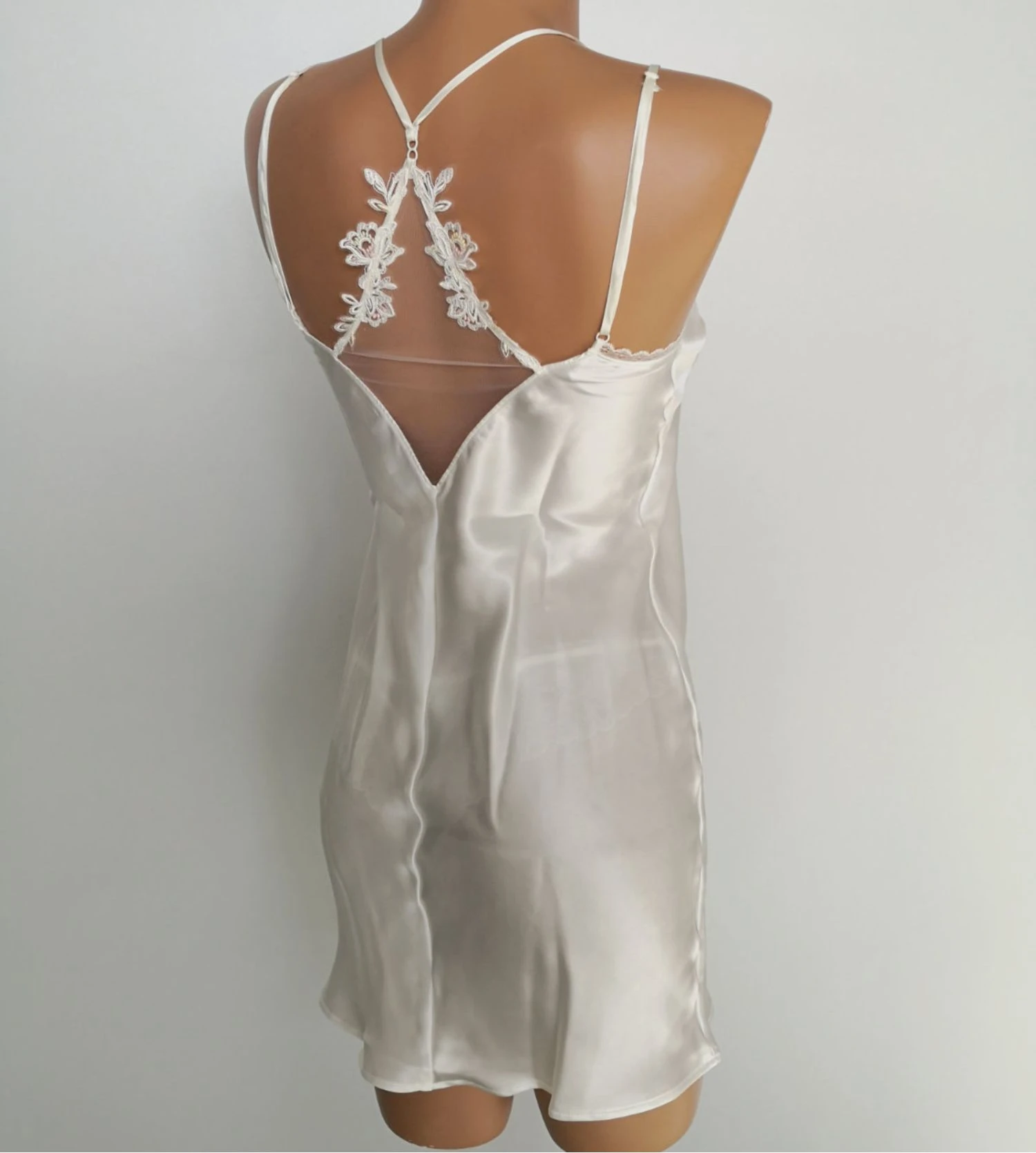 Nuisette En Soie Imagine La Beauté Ecru Nacre 6 Nuisette En Soie Imagine La Beauté Ecru Nacre – Image 4