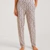 Calida Pantalon de Pyjama Femme Favourites Seduction – Imprimé Art Déco Light Macadamia -Lingerie Sipp pantalon d beige