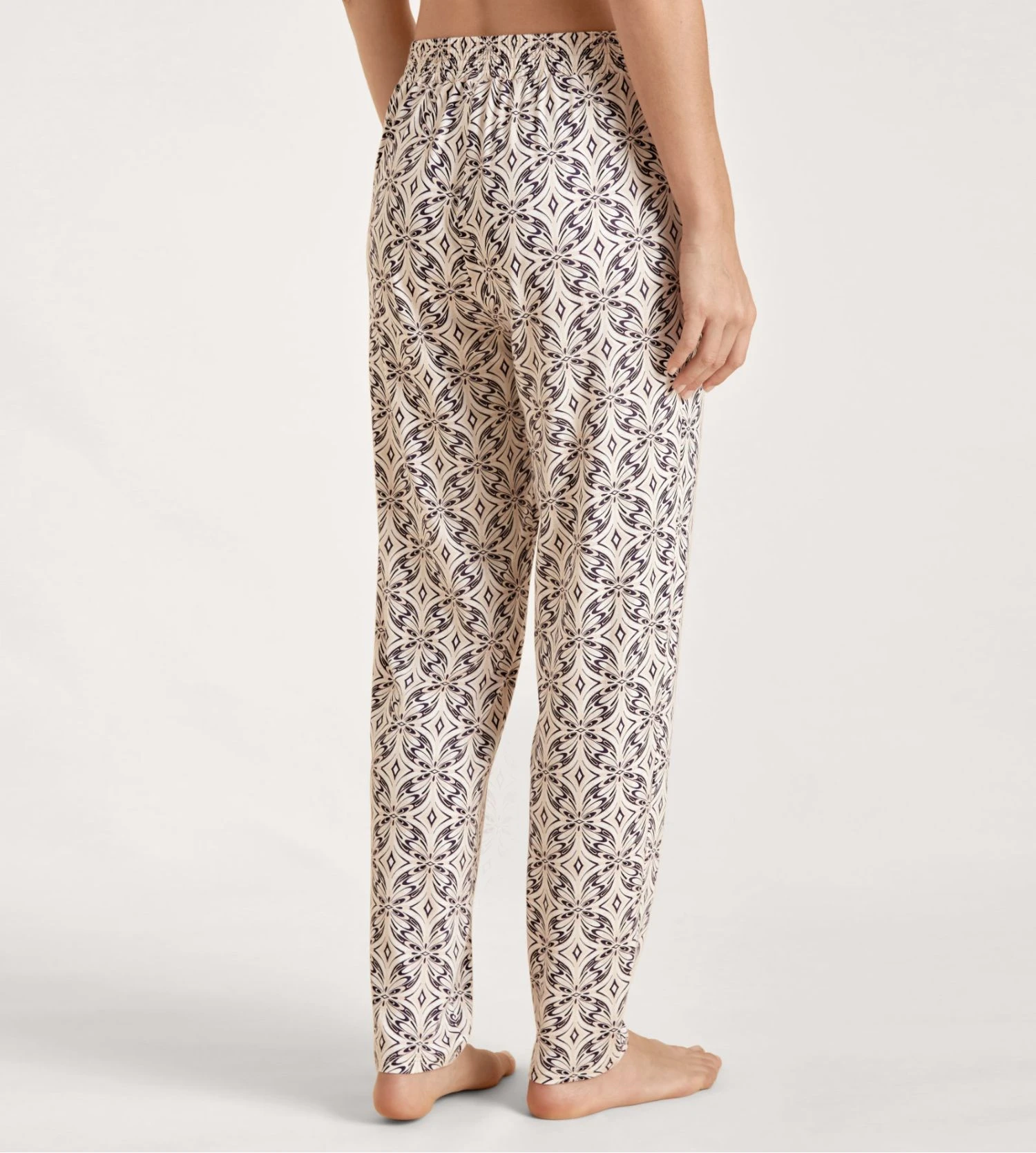 Calida Pantalon de Pyjama Femme Favourites Seduction – Imprimé Art Déco Light Macadamia 5 Calida Pantalon de Pyjama Femme Favourites Seduction – Imprimé Art Déco Light Macadamia – Image 3