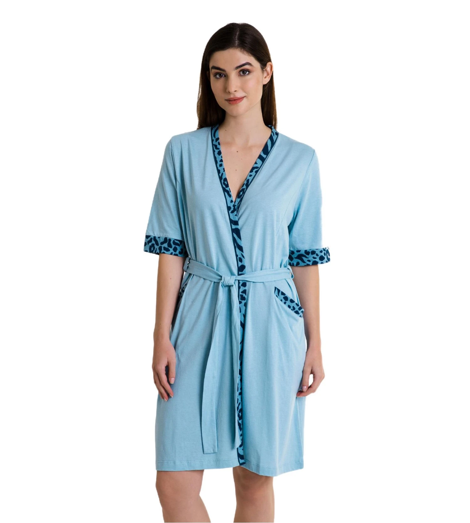 Massana Peignoir Femme Bleu Huile avec Bordures Imprimé Animal – Robe de Chambre d'Été Manches 3/4 4 Massana Peignoir Femme Bleu Huile avec Bordures Imprimé Animal – Robe de Chambre d'Été Manches 3/4 – Image 2