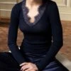 Lise Charmel Plaisir Caresse Pierre Bleue – Top Manches Longues Laine & Soie avec Dentelle de Luxe 2 Lise Charmel Plaisir Caresse Pierre Bleue – Top Manches Longues Laine & Soie avec Dentelle de Luxe -Lingerie Sipp plaisir caresse t shirt ml laine et soie 5066 pierre bleue