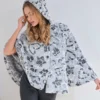 Poncho à Capuche Pilou Coeur Léopard Gris -Lingerie Sipp poncho cape capuche bt pilou coeur leo w21 gris