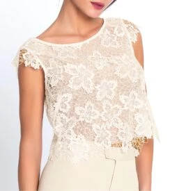 Top en Dentelle Lise Charmel Princesse Iris Écru Nacre - Haut de Luxe en Guipure et Soie 13 Top en Dentelle Lise Charmel Princesse Iris Écru Nacre - Haut de Luxe en Guipure et Soie -Lingerie Sipp princesse iris top crochet 0199 ecru nacre blanc 3