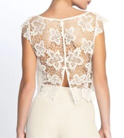 Top en Dentelle Lise Charmel Princesse Iris Écru Nacre - Haut de Luxe en Guipure et Soie 14 Top en Dentelle Lise Charmel Princesse Iris Écru Nacre - Haut de Luxe en Guipure et Soie -Lingerie Sipp princesse iris top crochet 0199 ecru nacre blanc 4
