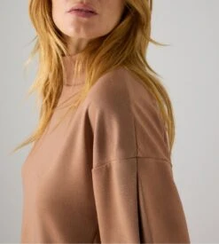 Pull Col Montant Ysabel Mora Marron – Sweat Homewear en Viscose Douce -Lingerie Sipp pull col chemine ample canela 2