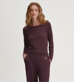 Calida DSW Balancing Black Cherry – Top à Manches Longues Fluide en Modal et SeaCell -Lingerie Sipp pull manches longues femme black cherry 4