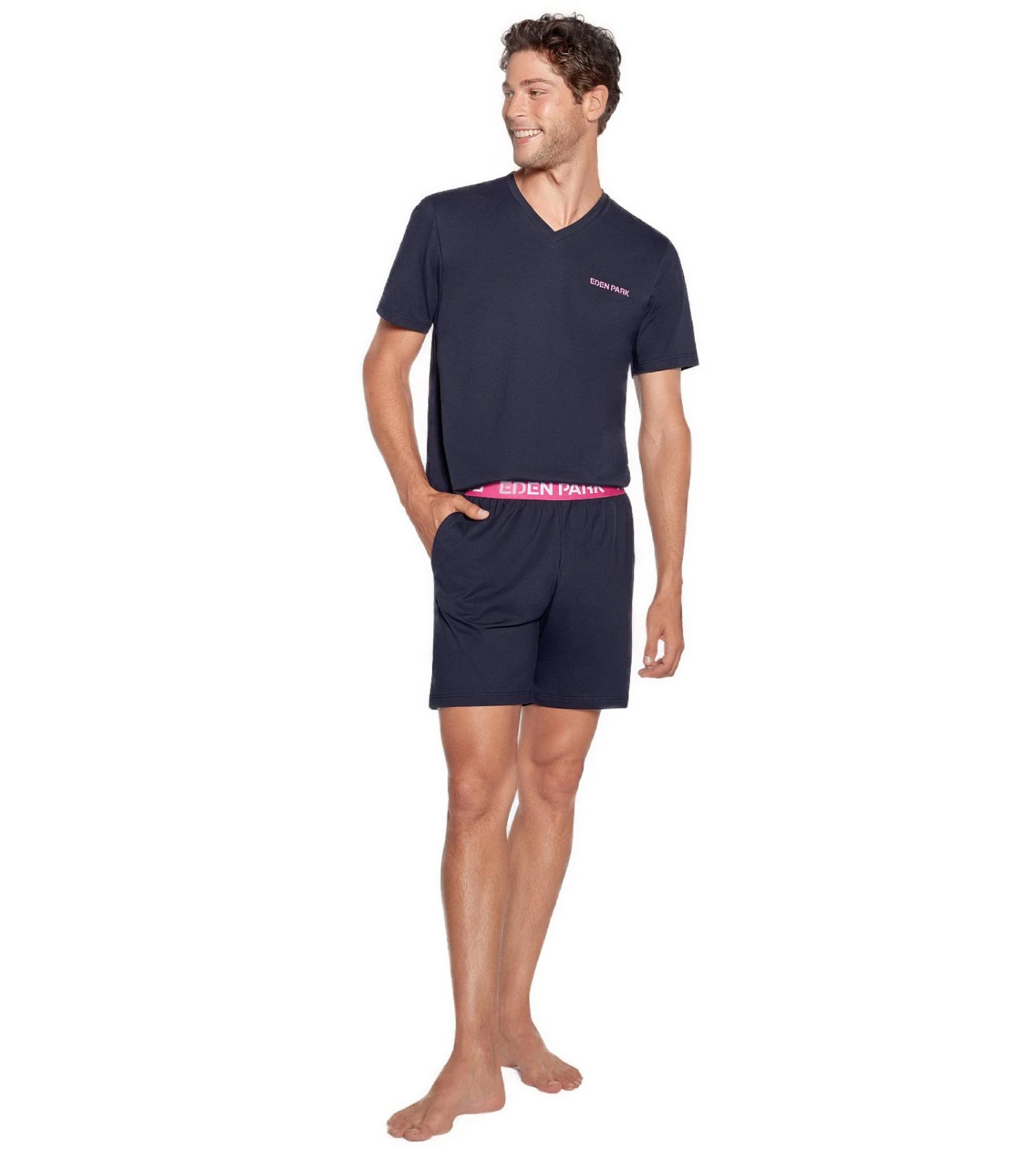 Eden Park Pyjama Court Homme Marine en Coton – Ensemble T-shirt Col V et Short Signature 4 Eden Park Pyjama Court Homme Marine en Coton – Ensemble T-shirt Col V et Short Signature – Image 2