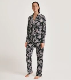 Calida Pyjama Femme Moonlight Dreams Imprimé Noir - Ensemble en Modal et Soie Coupe Droite 10 Calida Pyjama Femme Moonlight Dreams Imprimé Noir - Ensemble en Modal et Soie Coupe Droite -Lingerie Sipp pyj d ent bt droit 807 black print 2