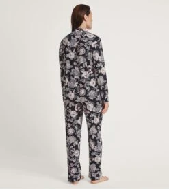 Calida Pyjama Femme Moonlight Dreams Imprimé Noir - Ensemble en Modal et Soie Coupe Droite 11 Calida Pyjama Femme Moonlight Dreams Imprimé Noir - Ensemble en Modal et Soie Coupe Droite -Lingerie Sipp pyj d ent bt droit 807 black print 3