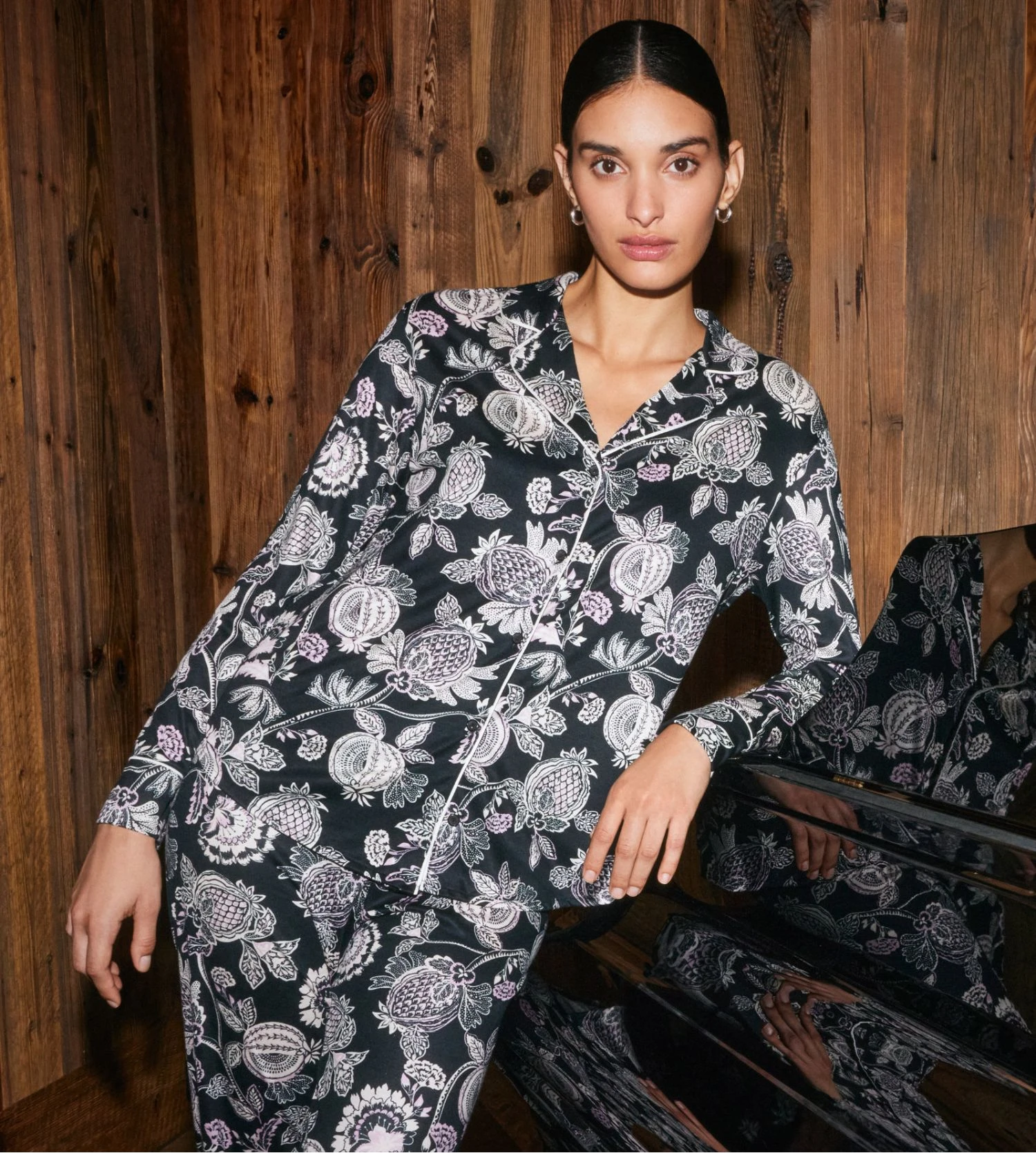 Calida Pyjama Femme Moonlight Dreams Imprimé Noir - Ensemble en Modal et Soie Coupe Droite 3 Calida Pyjama Femme Moonlight Dreams Imprimé Noir - Ensemble en Modal et Soie Coupe Droite