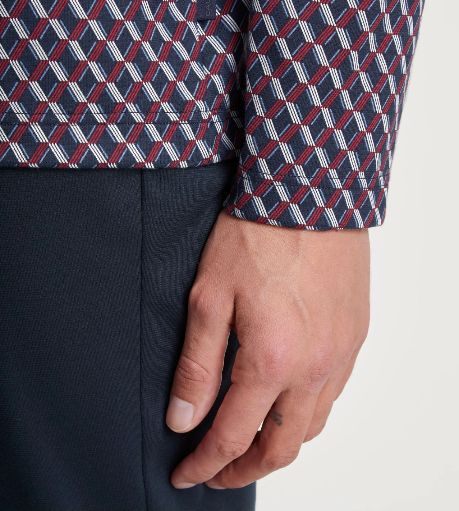 Calida Pyjama Long Boutonné Homme Relax Imprint Mars Red 6 Calida Pyjama Long Boutonné Homme Relax Imprint Mars Red – Image 4